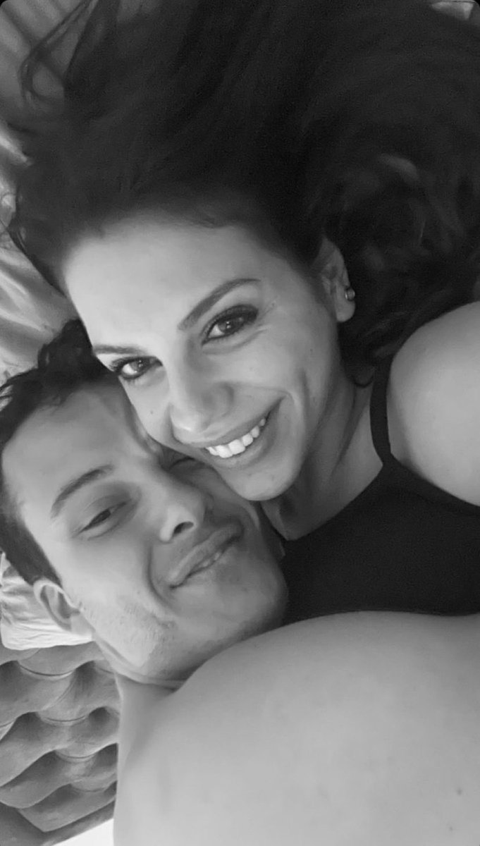 ValeSavoldi's tweet photo. “CI SIAMO amati tanto”❤️
a me basta questo…detto a distanza di tre anni per avere conferma che sia stato davvero un amore VERO e INTENSO📌

#donnalisi https://t.co/6AhdUcHKXV
