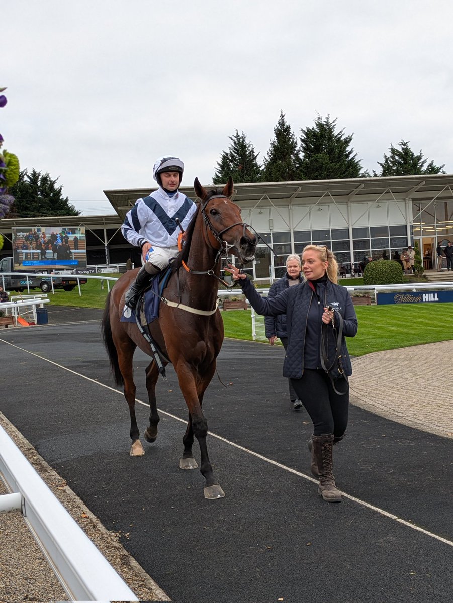 Magistrato (Sean Bowen) wins the 2025 renewal of the Bobby Renton Chase at Wetherby 🏇🏻