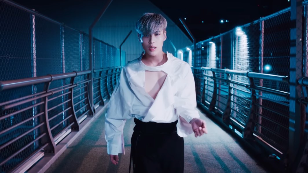 8 years ago today, TAEMIN of SHINee released ‘MOVE.’