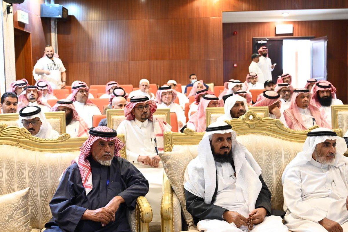 safkku's tweet photo. شاركت #عمادة_شؤون_الطلاب بـ #جامعة_الملك_خالد، ممثلةً في وكالة العمادة للخدمات الطلابية، وبالتعاون مع مركز التأهيل الشامل بأبها، في تقديم ورشة عمل بعنوان "الصحة النفسية"، قدّمها كلٌّ من وكيل العمادة للخدمات الطلابية الدكتور جبران بن يحيى مخظي، والأستاذ أحمد عايض الشقيقي، وذلك ضمن برامج وفعاليات اليوم العالمي للصحة النفسية.