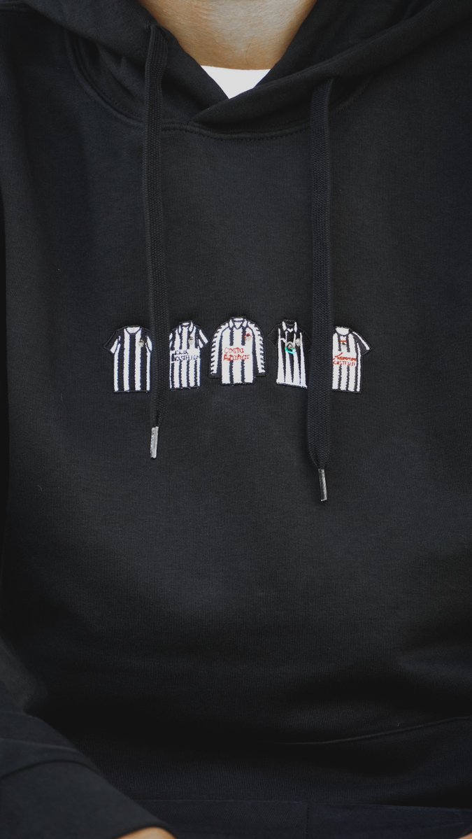 CD Castellón (@cdcastellon) on Twitter photo 👕💯 "MATCH DAY EVERY DAY"
🆕 Ya disponible la nueva colección del <a href="/CDCastellon/">CD Castellón</a> x <a href="/gambeashop/">GAMBEA</a> en la <a href="/TendaCDCS/">La Tenda Albinegra</a> del #SkyFiCastalia🏟️ y online
🛍️ acortar.link/zIcKT8
#PPO👂 👕💯 "MATCH DAY EVERY DAY"
🆕 Ya disponible la nueva colección del <a href="/CDCastellon/">CD Castellón</a> x <a href="/gambeashop/">GAMBEA</a> en la <a href="/TendaCDCS/">La Tenda Albinegra</a> del #SkyFiCastalia🏟️ y online
🛍️ acortar.link/zIcKT8
#PPO👂