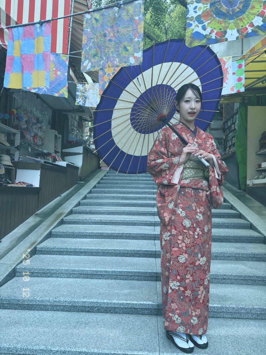 pyoonchiiiii's tweet photo. おばあちゃんのお着物きた👘
カメラが趣味のお姉さん、おばあさまから撮っていただいた！！ https://t.co/rmJx6xzLmG