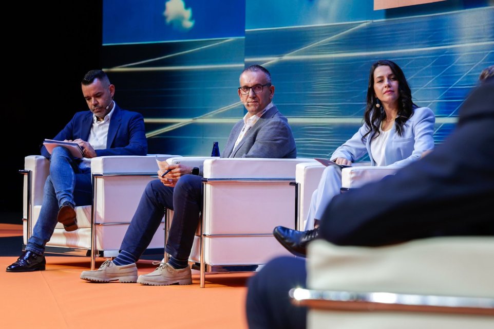 Unión Española Fotovoltaica (UNEF) tweet media