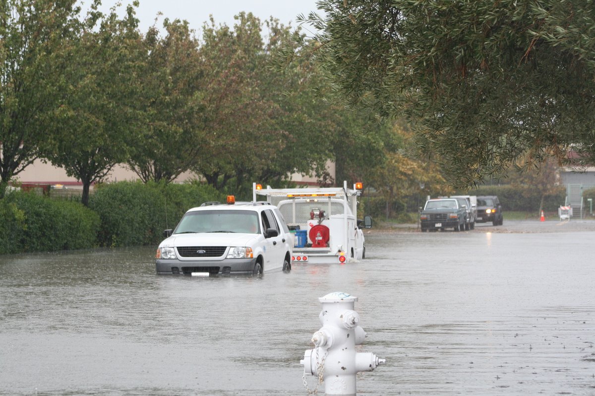 cccpublicworks's tweet photo. .@cccpublicworks Your safety is our priority! #AreYouPrepared if disaster strikes? Flood Preparedness Week is 10/18-10/25/25. For flood preparedness, tips, tools, &amp; resources to keep you, your loved ones, &amp; your property safe, visit https://t.co/PkmFw3WnBV #CAFloodPrepWeek. https://t.co/DXVQjX8Aao