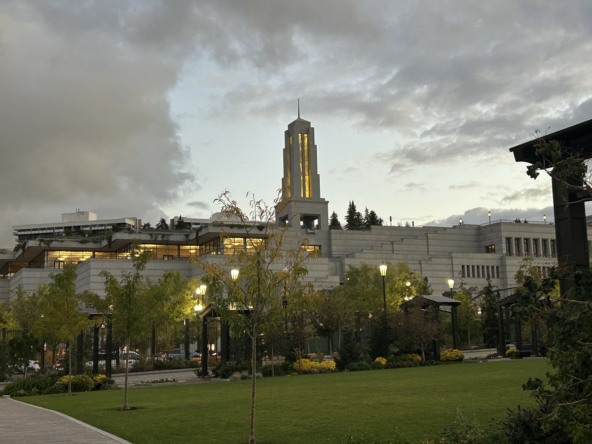 Dr_Chap_TX's tweet photo. Last walk in SLC!  Love being some place with glorious cooler weather!  

Thanks to @nrea1 for a great #NFARE conference! https://t.co/JUgyBJPt08