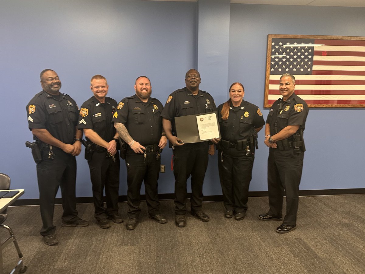 HCPSSecurityEM's tweet image. Ty Officer Kevin Jones for all
You do keeping our schools and students safe!! @HillsboroughSch @VanAyresHCPS @jrnewman740 @bidywap06