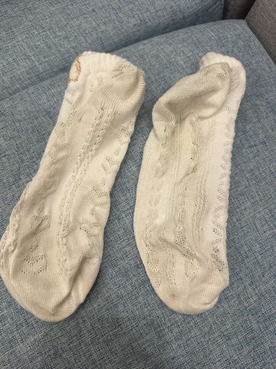 福利姬湫湫（尿尿/定制/原味）分享的黄推图片2 - 网红私拍内容