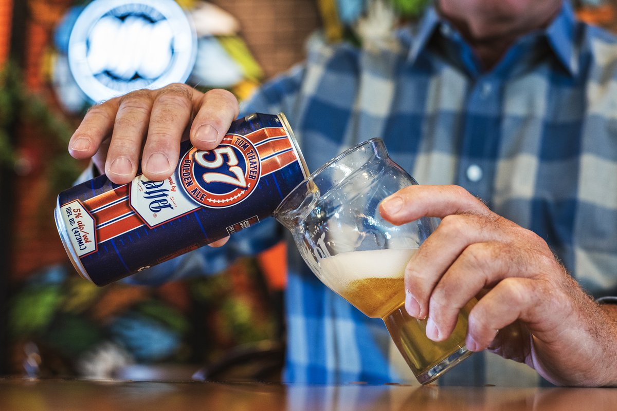 AlterBeer's tweet image. TONIGHT’S THE NIGHT! 🏈🍺

Tom Thayer is at Alter Oak Brook for one unforgettable evening — and there are only a few tickets left.
Meet the legend, enjoy the buffet, and grab his exclusive beer before it’s gone!

tinyrul.com/tom-thayer-alt…

#AlterBrewing #DaBears #livealtered