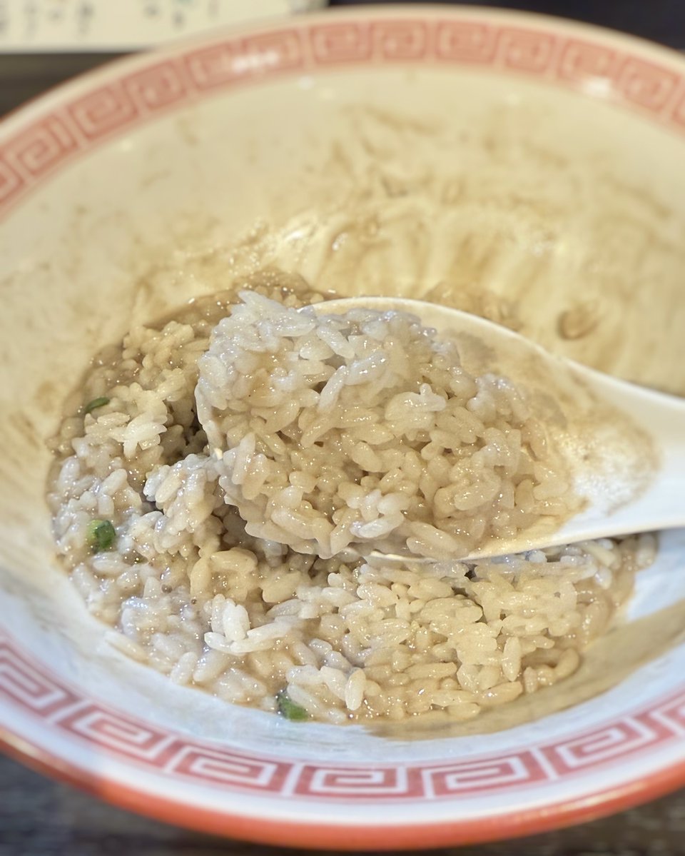 ［浅草橋］ヌードルボウズn坊
「限定：秋刀魚らめん🥢（極上秋刀魚スープのラーメン）」＋小ライス

サンマの煮干しではなく、頭と内臓以外を丸ごと使用したスープとのこと。魚の臭いはほぼ無いので、魚嫌いのチビっ子諸君にも食べてもらいたい逸杯。〆のおじやも最高でした😋

#ごちそうさまでした🙏🏻