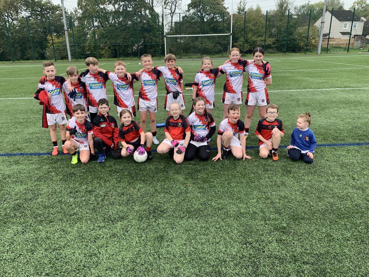 Well done to our school Gaelic footballers who competed in the <a href="/AontroimCnamB/">Aontroim CnamB</a> blitz today, plenty of skill and fighting spirit on show 👏👏
Many thanks to Good Shepherd, St Kieran’s and Our Lady Queen of Peace for the games 👏

#WORKHARDDREAMBIG