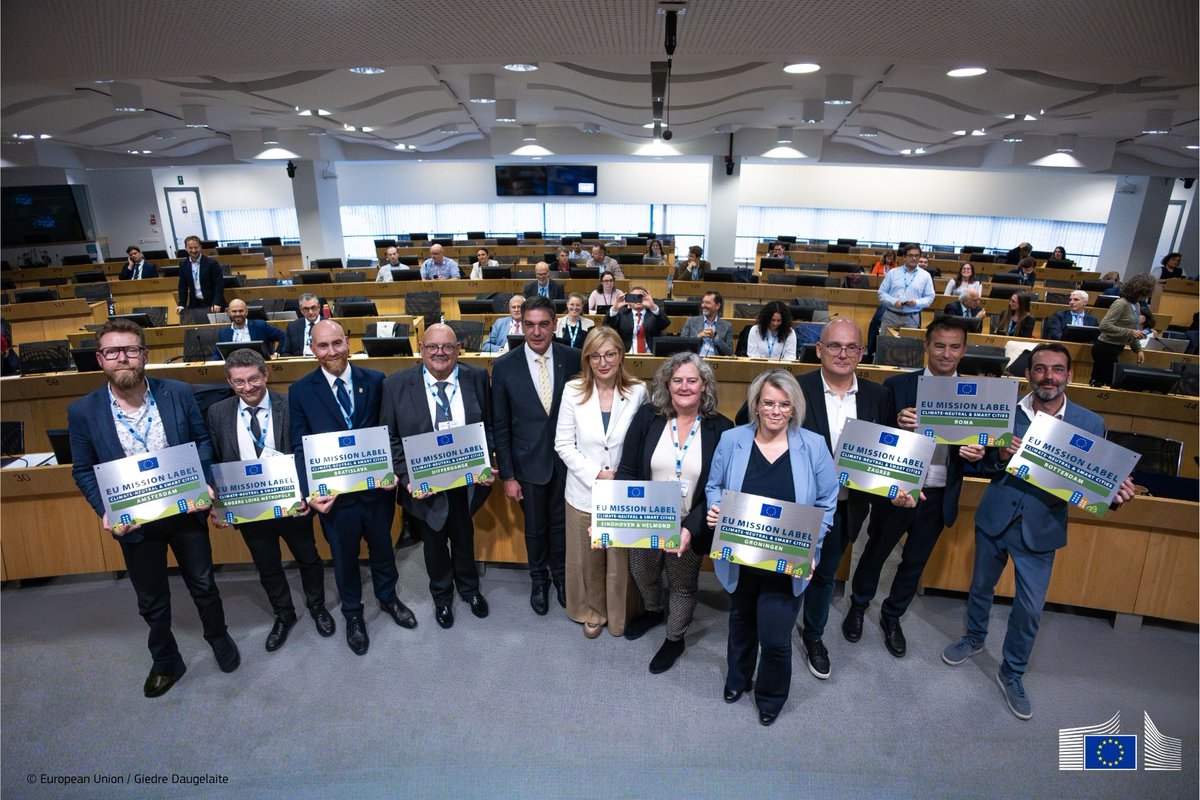 HorizonEU's tweet photo. At #EURegionsWeek, 11 new cities received the EU Mission Label, bringing the total to 103.

The awarded cities have clear plans for sustainable &amp; digital urban transformation. The Label helps attract investment to turn plans into real results for citizens: https://t.co/XYVHfwB5nS https://t.co/xrzSQmEHBr