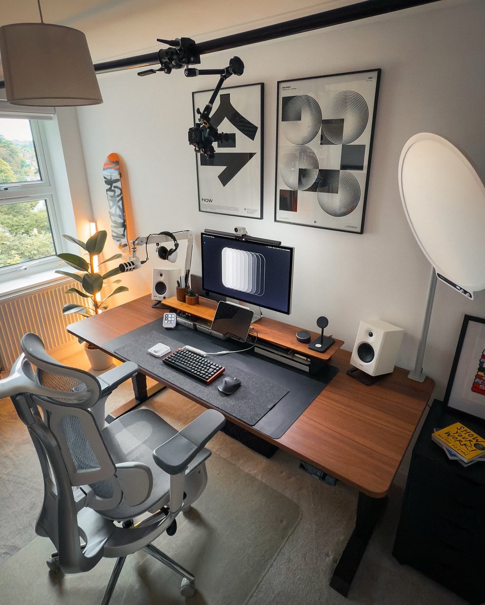 setupspaces's tweet photo. Today’s 👨‍💻 space. What do you think about it?

📷 asherintech 

#pc #home #setup https://t.co/g0NmN1hQ5c