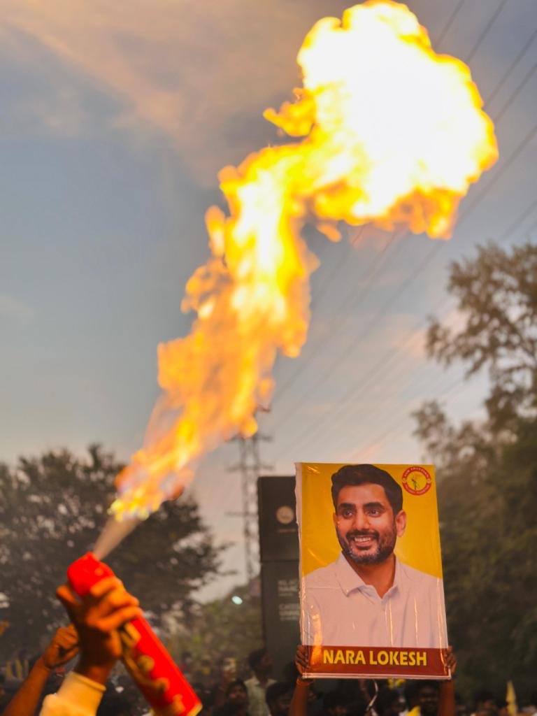 iTDP_Official's tweet image. 15 బిలియన్ డాలర్ల గూగుల్ పెట్టుబడి 🔥🔥🔥
నువ్వు తలకిందుల పడుకున్నా నీకు నీ దొంగల ముఠాకి ఇది సాధ్యమా @ysjagan ??
#GoogleComesToAP #NaraLokesh #AndhraPradesh