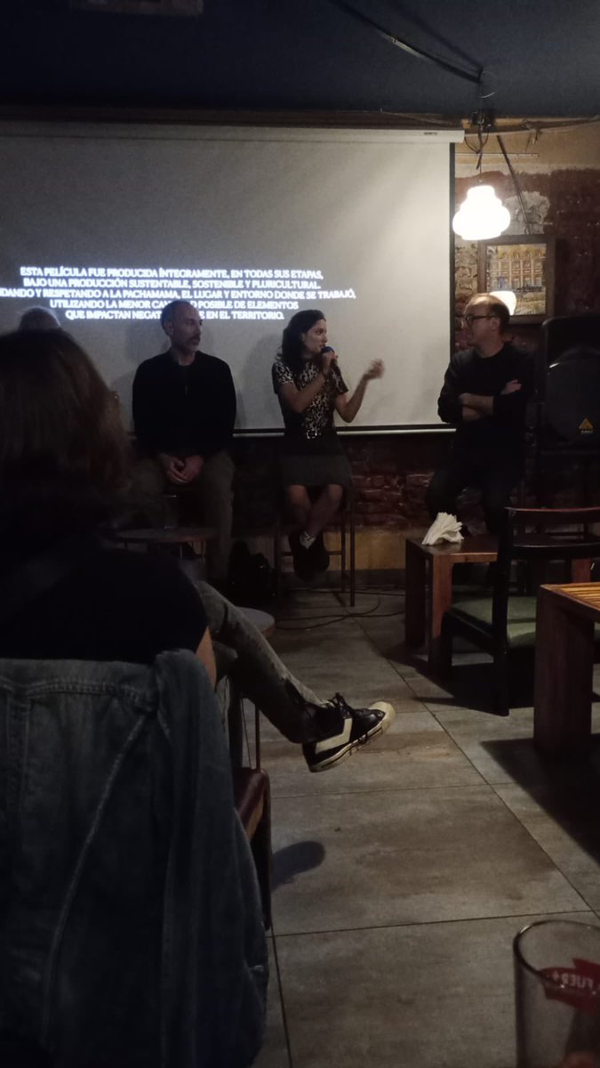martinturnes's tweet photo. Anoche proyectamos @ElAgronomoFilm en #YuntaBar CABA
Estuvimos presente parte del equipo y elenco dialogando con el público, a quienes agradecemos por haber ido a verla!!!
Aguante el #cineargentino y la #culturaargentina !!! https://t.co/PtjPhk5iSv