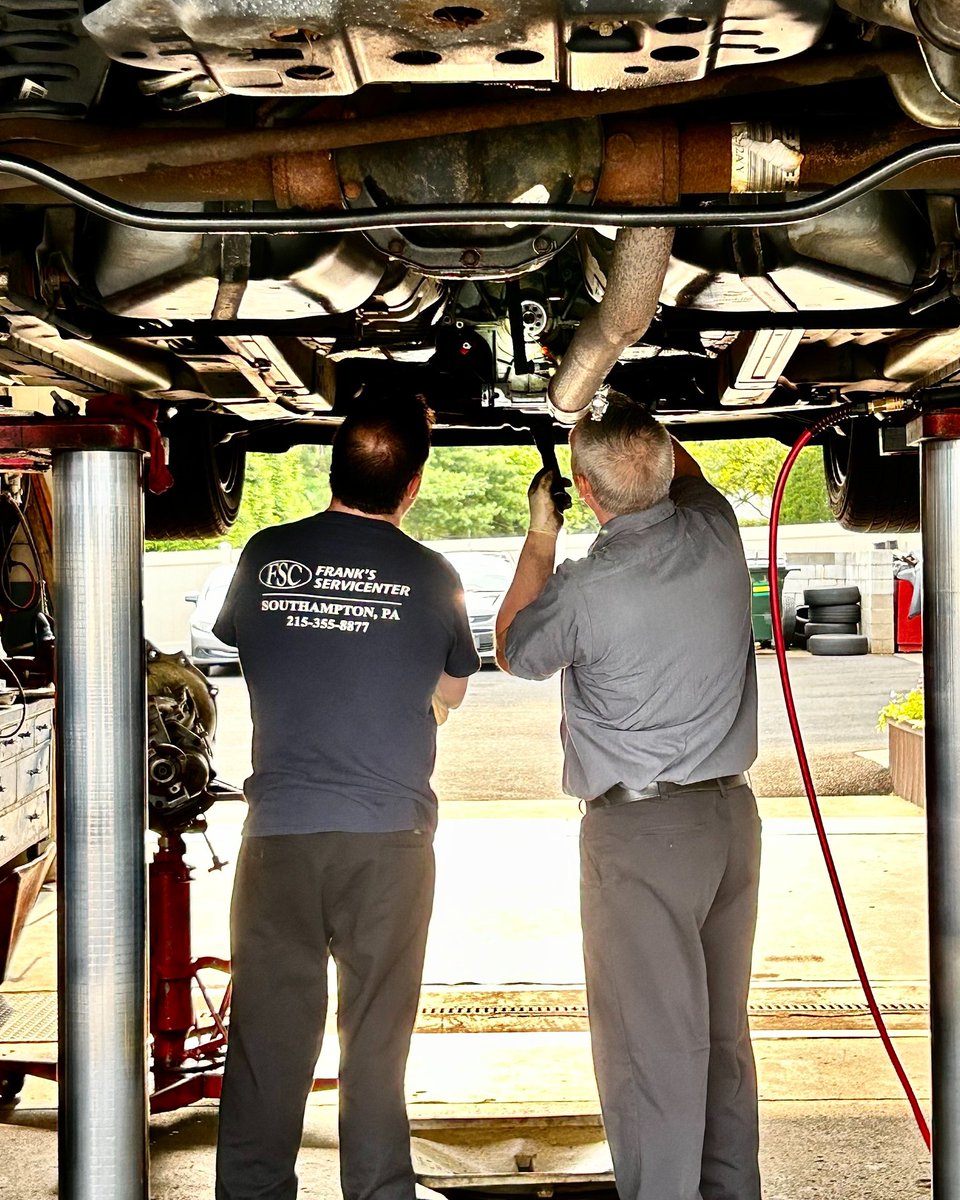 FranksService's tweet image. Looking for a reliable team to repair your vehicle? Look no further! Our team is dedicated to providing top-notch service and ensuring that your vehicle is running smoothly. Trust Frank&apos;s Servicenter to handle all your auto repair needs! #ReliableService #southamptonpa