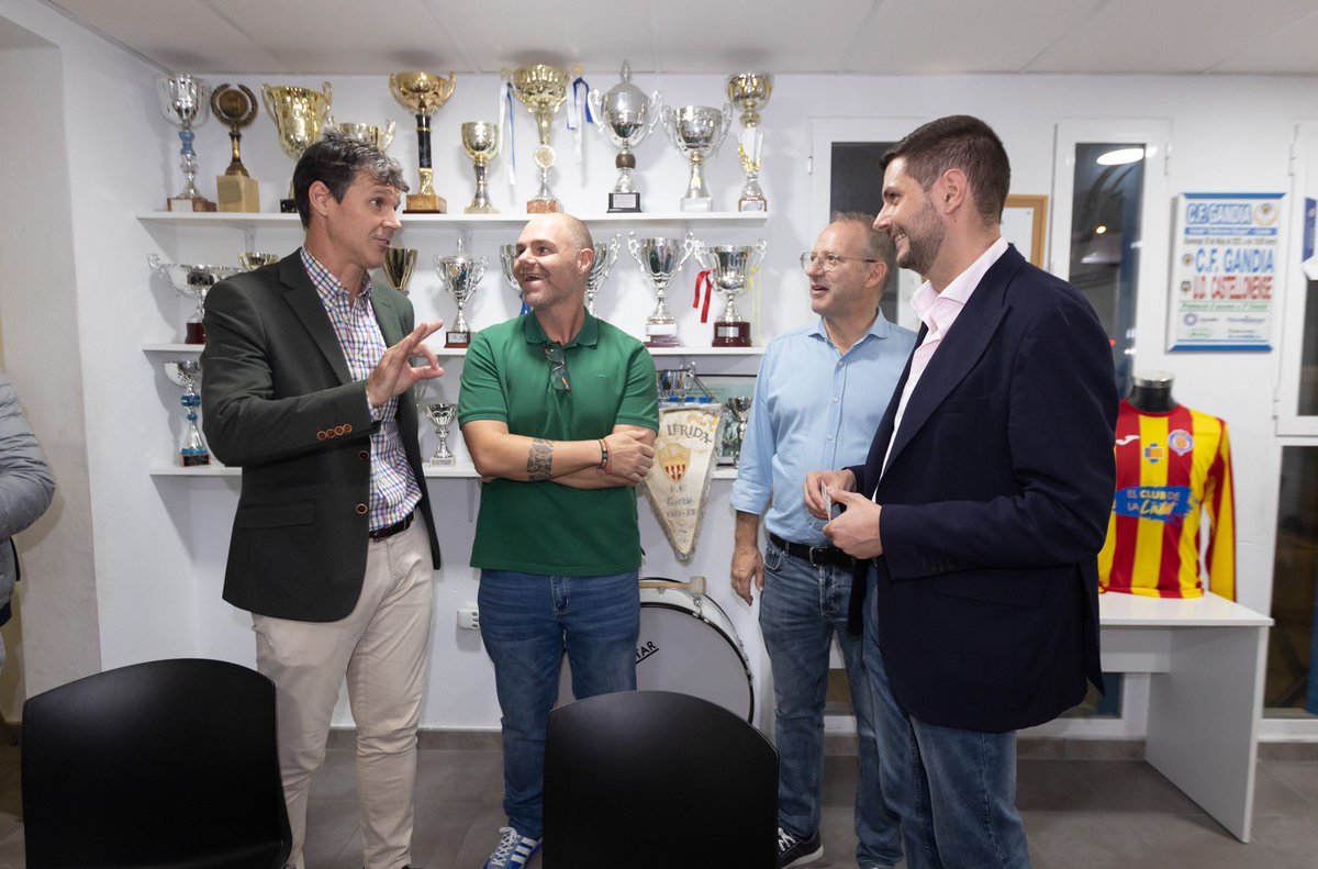 ⚽ Suport absolut al <a href="/CF_Gandia/">C.F. Gandia</a> Ja tinc el meu abonament per a viure de primera l'emoció de joc del nostre equip, per viure el sentiment i els colors que ens uneixen. Vos anime a participar en la campanya de socis que continua en marxa.

💙 L'equip està imbatible amb quatre