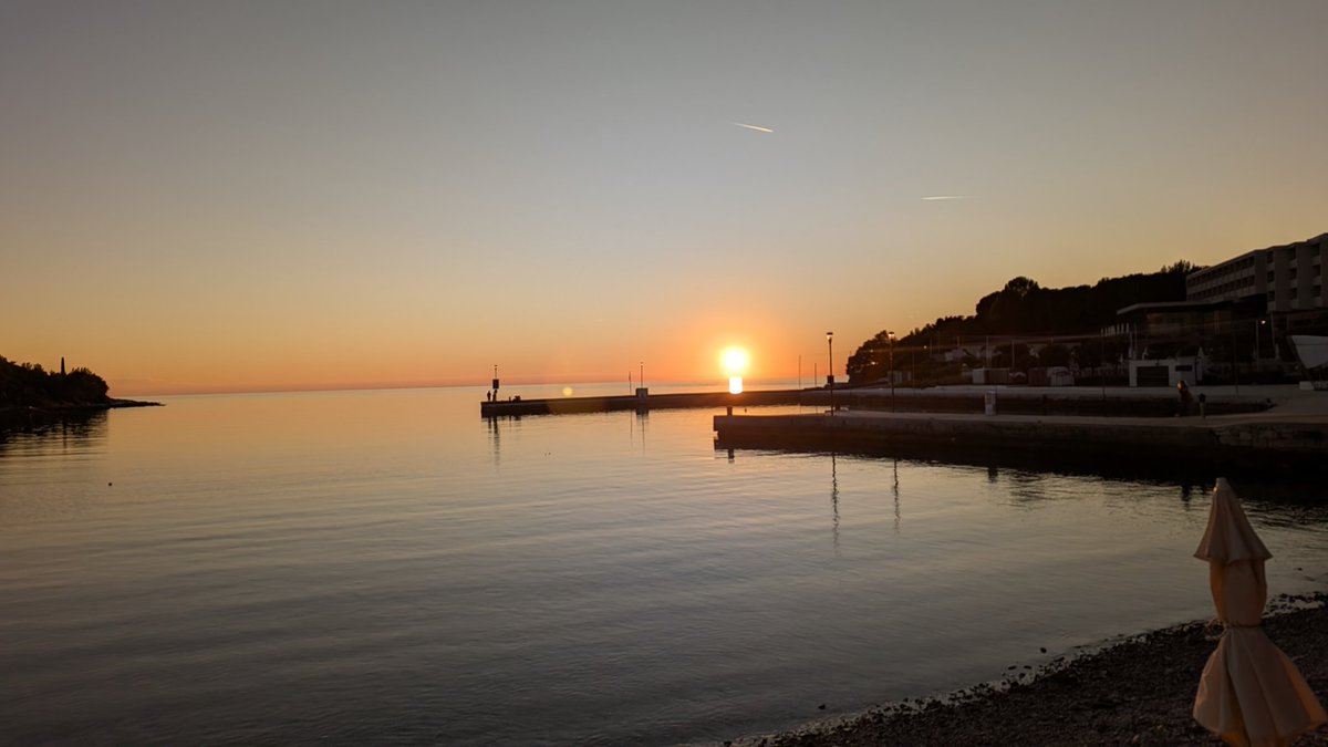 vilojona's tweet image. Bye Croatia 🇭🇷 @javacro #javacro25 😰
It's been an incredible 🎉 experience. One of the best #conferences ever 🥰
1 panel,2 talks,around 400 people directly impacted, lots of conversations and a lovely ♥️ location
Thanks a lot to the organizers 🙏 See you in 2026? @SonarSource