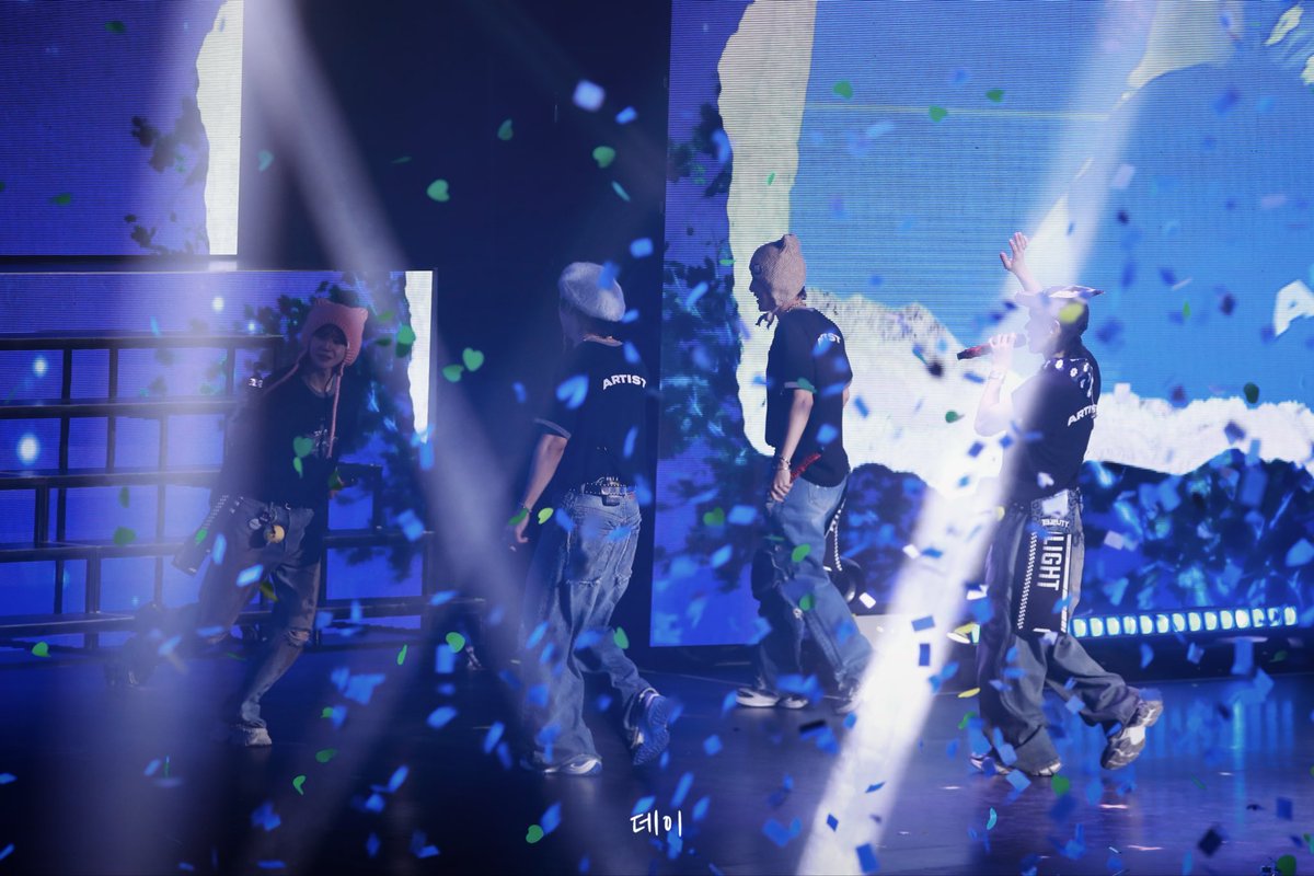 shadowday1336_'s tweet photo. 하이라이트 데뷔 16주년 축하해💙💛💚💜
앞으로도 라이트x뷰티랑 함께하자🩶

#하이라이트랑_라이트는_없는엔딩
#오래보자_평생보자_하이라이트
#HIGHLIGHT_16TH_ANNIVERSARY
#하이라이트 #HIGHLIGHT
#비스트 #BEAST https://t.co/ITOQSrT7BG