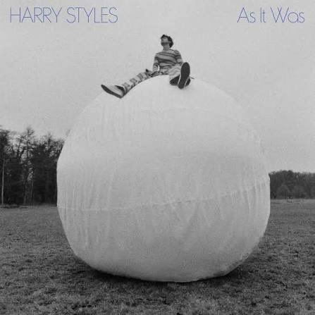 theHScrave's tweet photo. 🎵 | For the first time in over two years, “As It Was” and “Sign of the Times” by @Harry_Styles are BOTH charting on Global Spotify top 200!

— Harry accomplishes this despite not releasing any music for 1244 days now. https://t.co/jg1SZ8WpYH