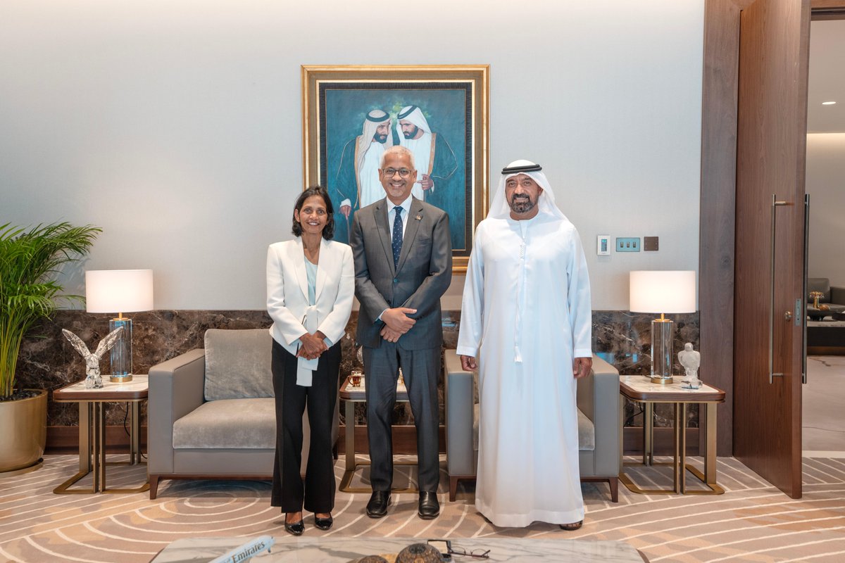 HHAhmedBinSaeed's tweet image. I was pleased to meet Macquarie Group’s Managing Director and CEO, Shemara Wikramanayake, alongside The Australian Ambassador to the UAE, Mr. Ridwaan Jadwat. We explored strategic collaboration opportunities with Macquarie Group to strengthen the UAE-Australia trade relationship,…