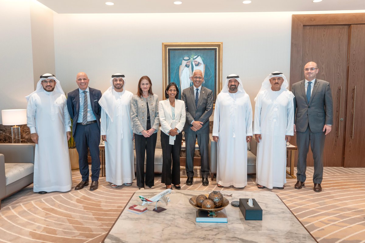 HHAhmedBinSaeed's tweet image. I was pleased to meet Macquarie Group’s Managing Director and CEO, Shemara Wikramanayake, alongside The Australian Ambassador to the UAE, Mr. Ridwaan Jadwat. We explored strategic collaboration opportunities with Macquarie Group to strengthen the UAE-Australia trade relationship,…