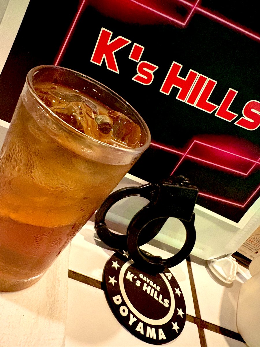 少しばかり飲み足りなくて
２軒目！

烏龍茶です。
嘘です
ロンティーです。