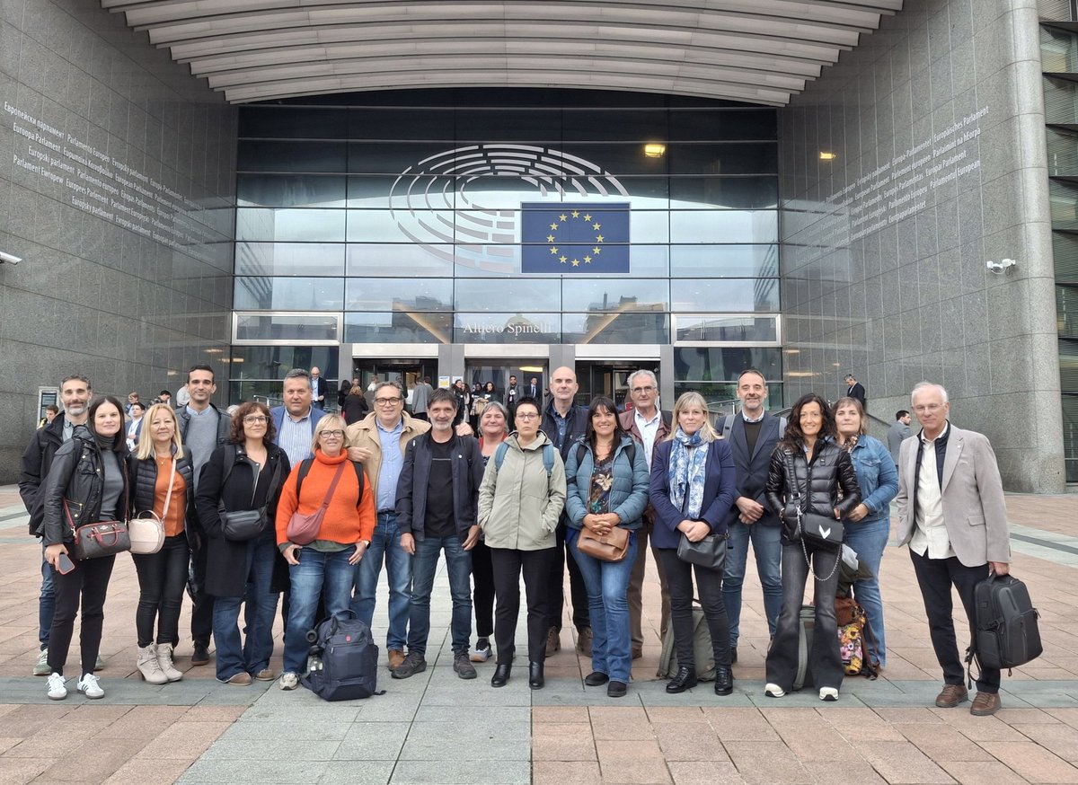 👩🏼‍🌾 Dia Internacional de la Dona Rural, una delegació d'alcaldesses i alcaldes republicans d'àmbit rural som al Parlament Europeu per traslladar les necessitats del món local

Treballem per mantenir vius els nostres territoris, crear oportunitats i garantir serveis per a tothom 💪🏼