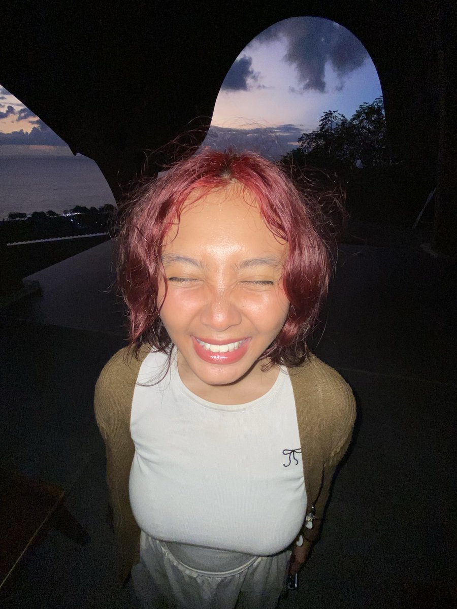 pendosainter's tweet image. him+me