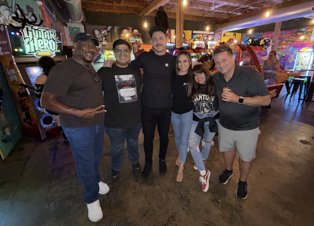 RoxanaCodes's tweet image. Great last night at #ato2025. ❤️
I may not have been able to hang, but I hung on long enough. Or maybe Diana hung on (to me). 🤣 🥁 #allthingsopen