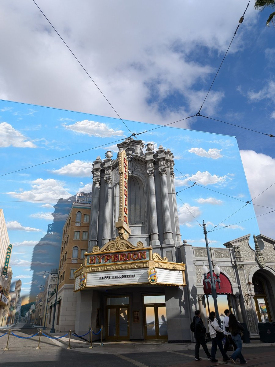 SinnaPomme's tweet image. Yesterday I had a series of ephanies with regard to one of my favorite stories. Seeing this in it&apos;s weird pseudo setting had my mind spinning, my eyes weeping and my soul a little lifted though divided. #DanSimmons #Hyperion #fuckcancer @jajminton @BeardBookBeast @mike_mollman