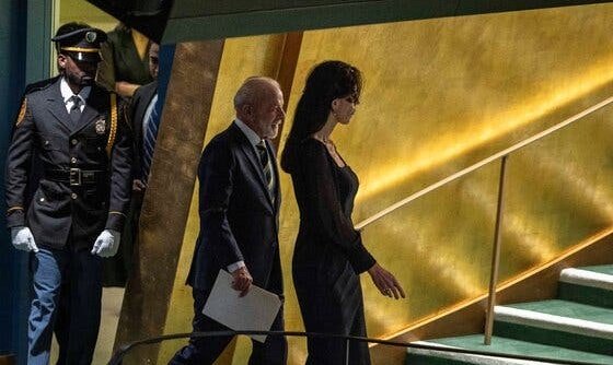 Brasil y EE UU empiezan a negociar mañana un acuerdo que ponga fin al litigio arancelario. Trump siempre juega a dos bandas, hay que plantarse y tirarle del brazo cuando aprieta. Siempre recula