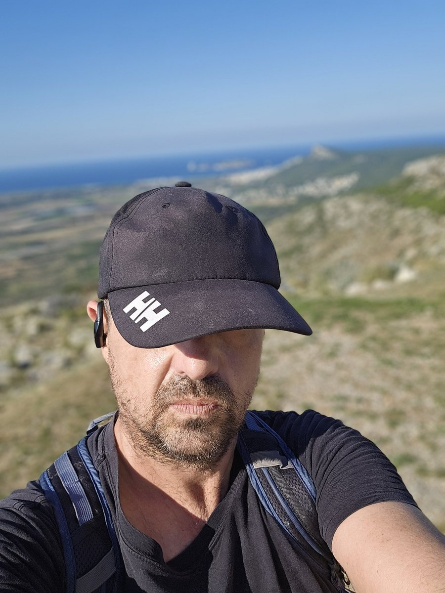 🎶 És igual que costi tant ,no hi ha res gratis però estem aquí, tu al meu costat enamorant-me, d'aquesta vida que estem vivint 🎶

Montgrí ♥️