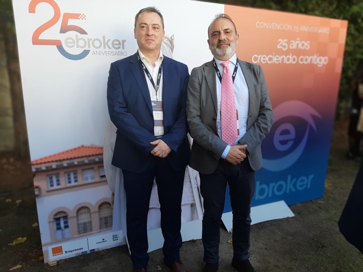 🤝 Representación de los Colegios Profesionales de Ingeniería Informática del Principado ha acudido esta mañana al evento del 25º aniversario de <a href="/ebrokerES/">ebroker</a>

🗣️ Alberto Núñez, decano de <a href="/citipa/">CITIPA</a> y <a href="/m0st1cc/">Modesto Alvarez</a>, tesorero de <a href="/coiipa/">COIIPA</a>

👏 ¡Enhorabuena por vuestra trayectoria!

#ImpulsoTIC