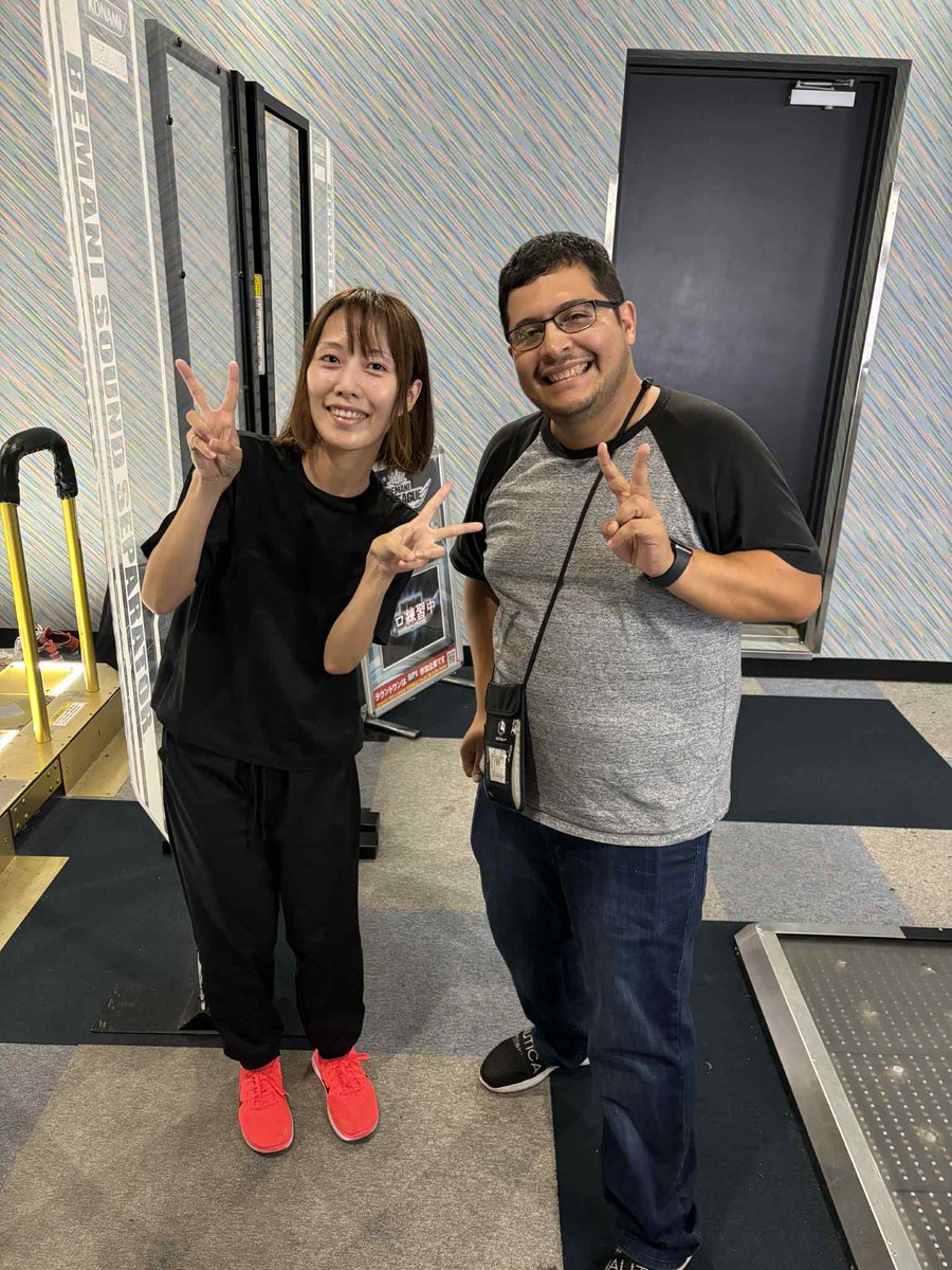 maxninja09's tweet image. Absolutely wild and very honored to have met up with @BROSONI and @sia_pi at Round 1 Stadium in Osaka. So happy to have met them and to chat about DDR and BPL, best of luck in BPL Season 5! 😁