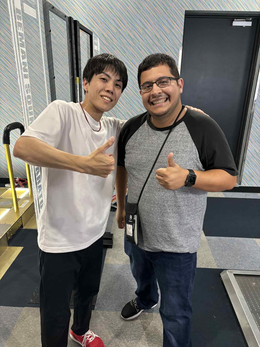 maxninja09's tweet image. Absolutely wild and very honored to have met up with @BROSONI and @sia_pi at Round 1 Stadium in Osaka. So happy to have met them and to chat about DDR and BPL, best of luck in BPL Season 5! 😁