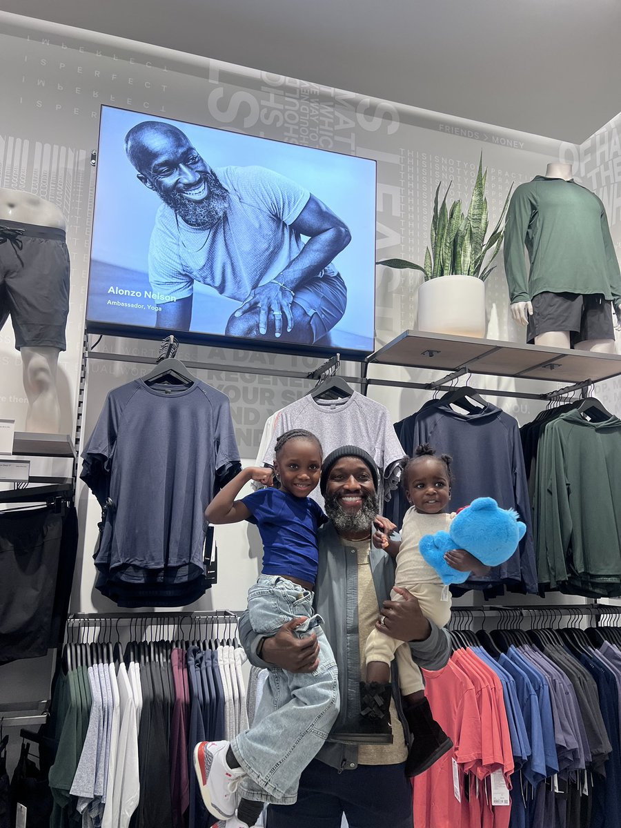 ‼️Private teacher shop night‼️

🕖October 17 | 7:00-9:00 PM: ‼️

📍lululemon Des Peres Mall

This Friday come shop at lululemon West County for a discount for all teachers. Teachers who bring their identification receive a special surprise.

#teachersappreciation