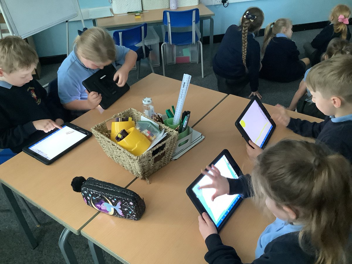 MissT_Thatto's tweet image. In our Computing lesson we learnt that we can use IT to stay active, be creative and be kind to others. 💻❤️🎨🖌️ #ThattoPrim_Computing