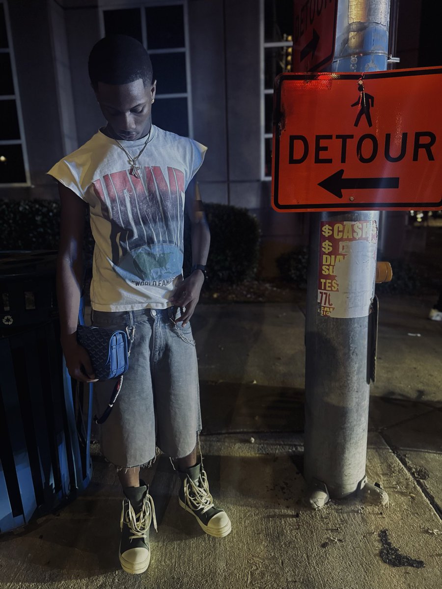 FACING5FIGURES's tweet photo. Fly asf from head to toe❤️‍🔥ain’t nb fuckin wit me https://t.co/TsNUOqc2k5
