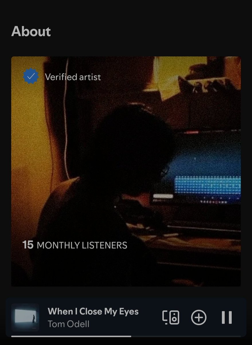 sunnnlagii's tweet image. hahaha tiba tiba kepikiran buat ganti foto buat di bio, ala ala anak folk gitu lagi nulis lagu