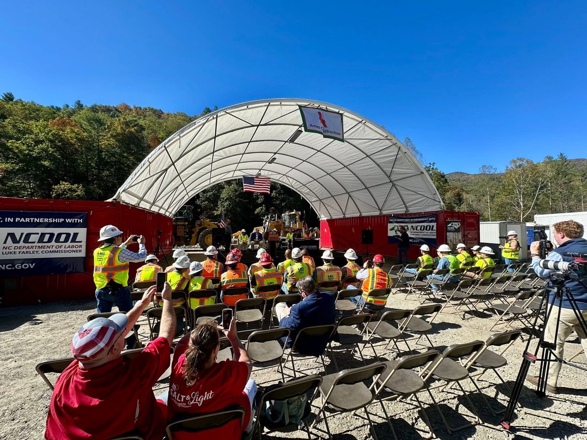 adamrsmithfornc's tweet image. Yesterday in Clyde, NC, we joined Labor Commissioner @LukeFarleyNC as he announced a new safety partnership between the @NCDOL and @amesconstrn, the lead contractor rebuilding Interstate 40 in Haywood County.
This project is about more than concrete and steel — it’s about our…