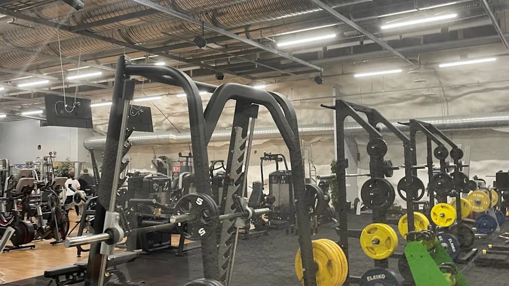 Finsko je připraveno na nejhorší: v zemi je již tolik bunkrů, že by se do nich vešlo celé obyvatelstvo

Podle údajů BILD má Finsko více než 50 tisíc úkrytů, které jsou schopny pojmout téměř celé obyvatelstvo země.

Bunkry jsou vybaveny vším potřebným – od tělocvičen a dětských