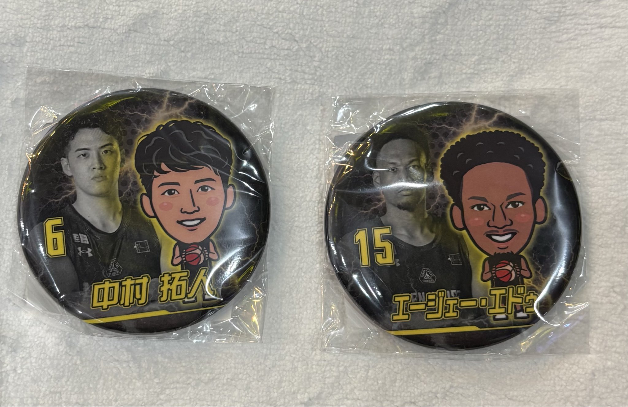 ピンバッジ　缶バッチ はぴはぴはっぴぃ〜 on X: 