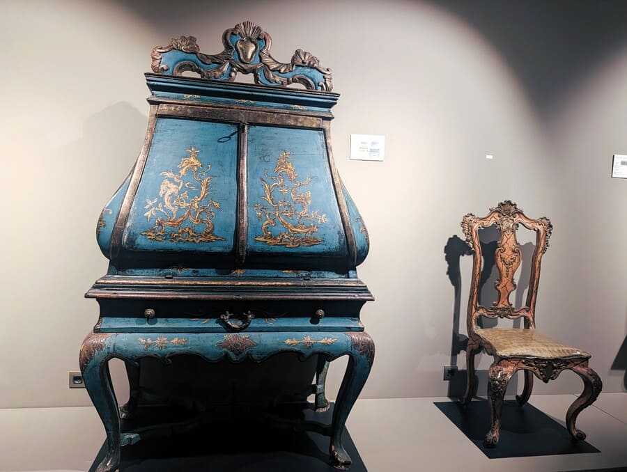 El secreto mejor guardado de #Barcelona. 🤫 Ni los propios barceloneses conocen la Casa-Museo Nuria Pla y el tesoro que esconde. 
Te cuento la historia de su creadora, una mujer pionera, y cómo visitar esta sorprendente joya👇 
lacosmopolilla.com/visita-a-la-ca…