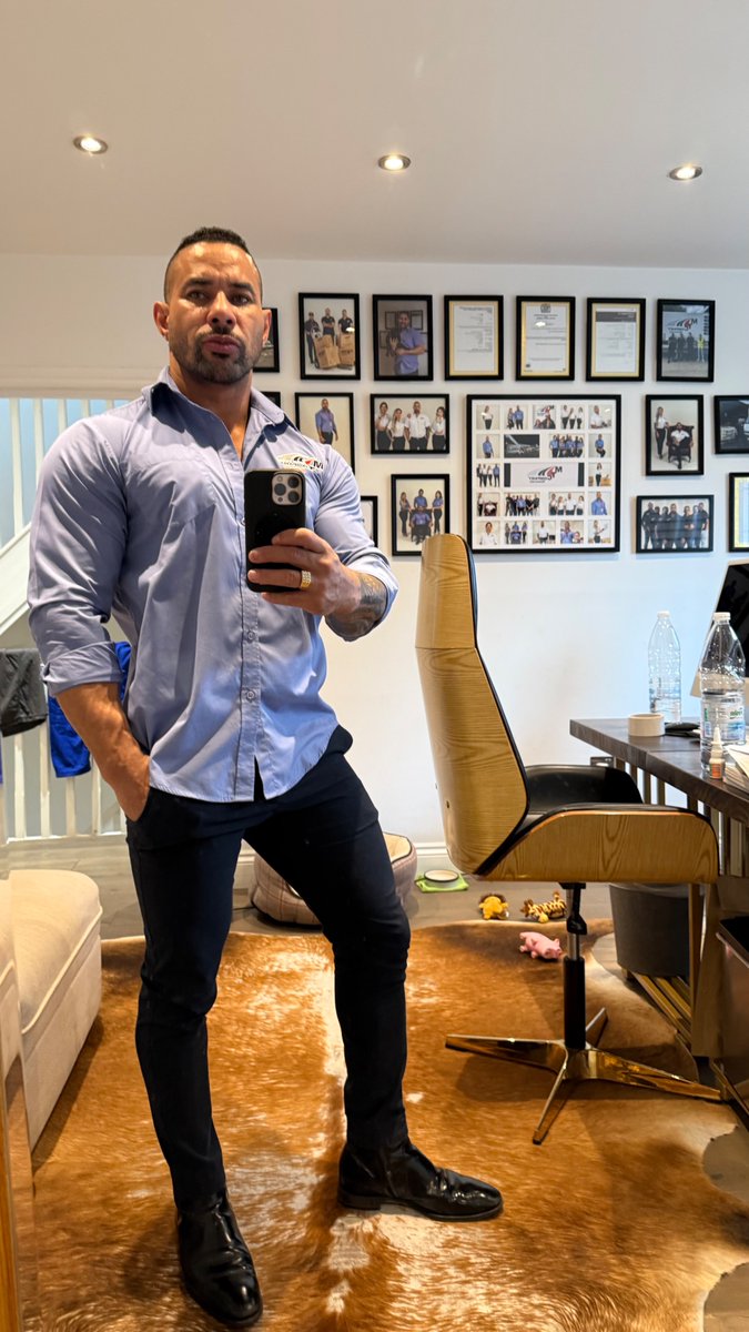 MTCREMOVALS's tweet image. 📬 Moving soon? Don’t forget the essentials! From banks &amp;amp; utilities to DVLA &amp;amp; your GP — here’s who you need to notify when you move house. 🏡
🔗 mtcremovals.com/who-should-i-n… #MovingChecklist #HouseMove #MTCRemovals