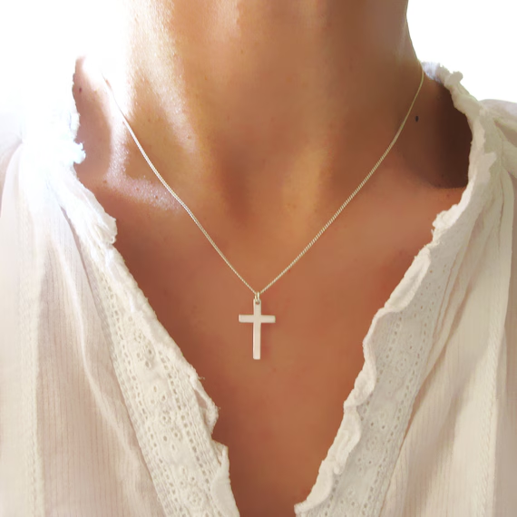 Nous sommes en France, terre chrétienne millénaire et fille aînée de l'église.
Afin de le rappeler à tous ceux que ça dérange et qui voudraient islamiser notre pays, peignons des croix partout, plantons des croix dans nos jardins et portons fièrement nos croix...