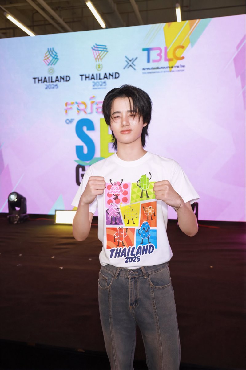 KongthupsArtist's tweet photo. “แมกก้า ณัฐภัทร”  ได้รับเกียรติถือป้ายประเทศในงาน SEA GAMES 2025 ✨

ขอขอบคุณทาง @TBLC_Thailand ที่ให้น้องมาเป็นร่วมเป็นส่วนหนึ่งของงานในวันนี้ด้วยนะคะ🙇🏻‍♀️

และขอขอบคุณแฟนๆที่ส่งกำลังใจให้น้องด้วยนะคะ 🤍✨

@1809Mcka #mckadee 
#FriendsOfSEAGames https://t.co/8b6OciM9bR