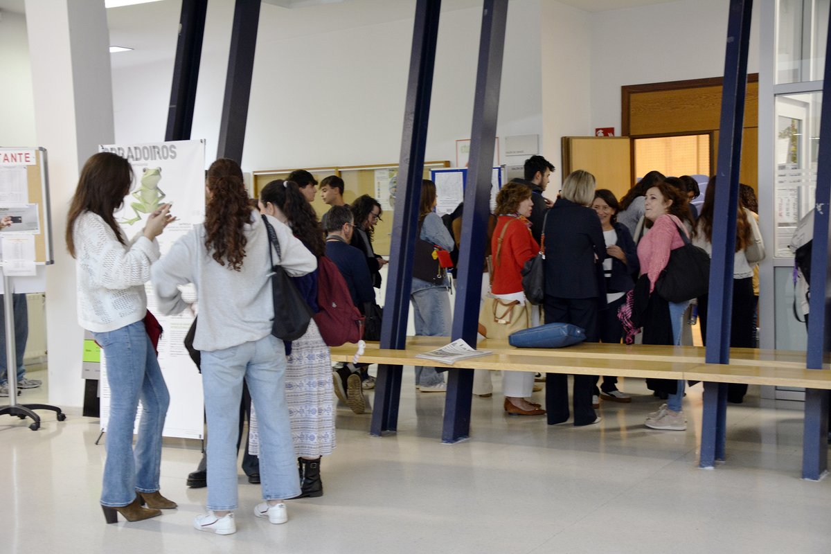 ⚖️ A Facultade de Dereito e o Consello Galego de Relacións Laborais organizaron unha xornada sobre a non discriminación por xénero no traballo ♀️ Pola igualdade e a inclusión.
+ info: goo.su/KQbRAoQ
#IgualdadeLaboral #UVigo #Dereito ⚖️💼📚