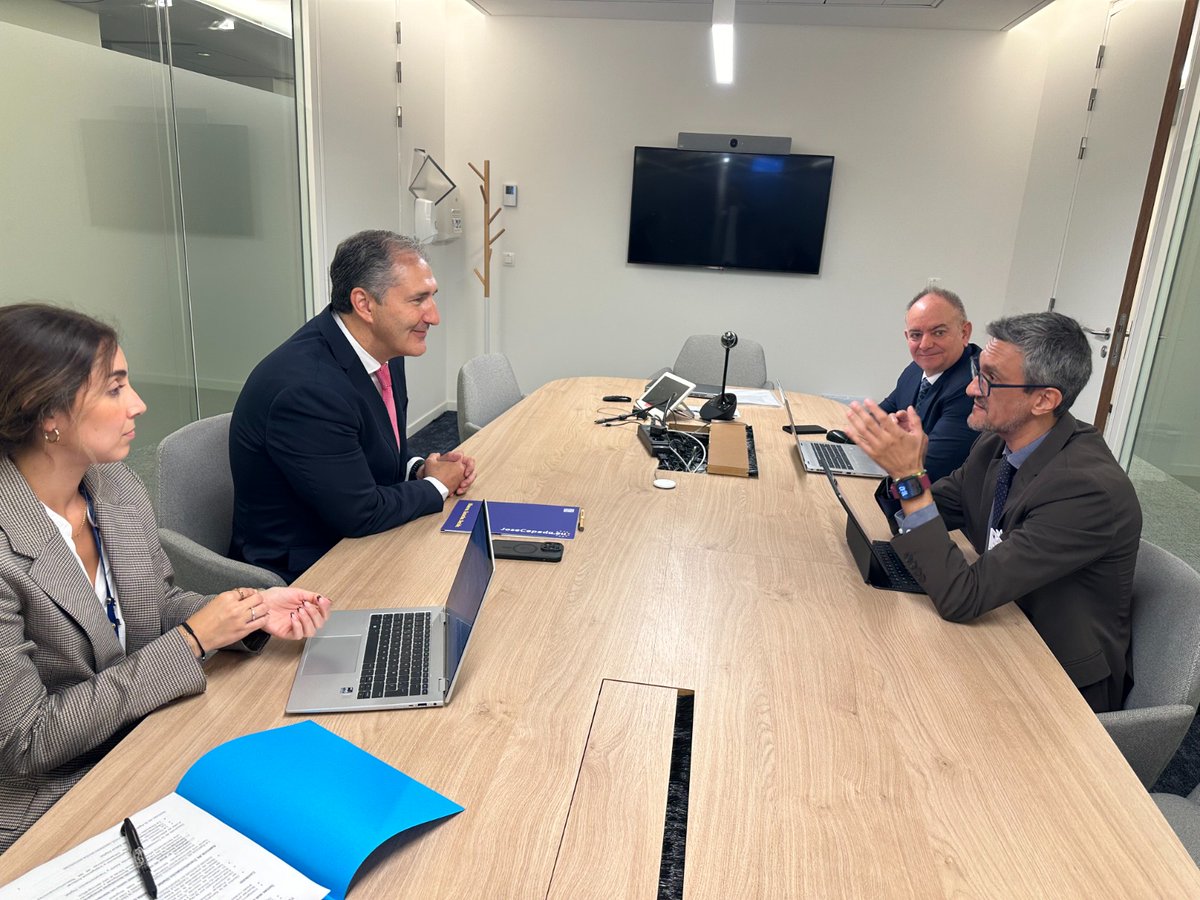 JUAN A. RUIZ MOLINA (@jaruiz45) on Twitter photo 🌍 El #GobiernoCLM destaca la #tecnologçia como clave al #RetoDemográfico. 
👉 En #Bruselas, la Agencia ha subrayado su papel en la #cohesión territorial, la #igualdad de oportunidades, formación y ciberseguridad para reducir la brecha digital. 
ℹ️
castillalamancha.es/node/409626 🌍 El #GobiernoCLM destaca la #tecnologçia como clave al #RetoDemográfico. 
👉 En #Bruselas, la Agencia ha subrayado su papel en la #cohesión territorial, la #igualdad de oportunidades, formación y ciberseguridad para reducir la brecha digital. 
ℹ️
castillalamancha.es/node/409626