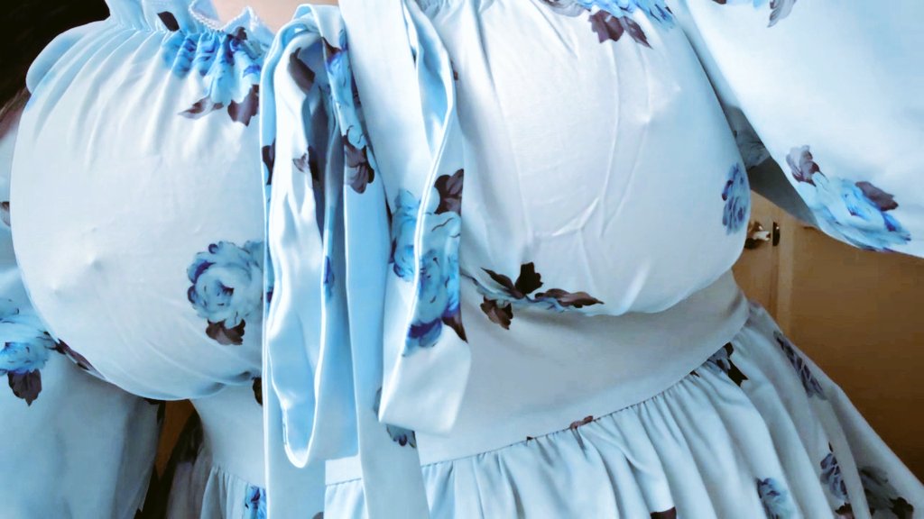 algorithmsayshi's tweet image. No bra no worries 🩵