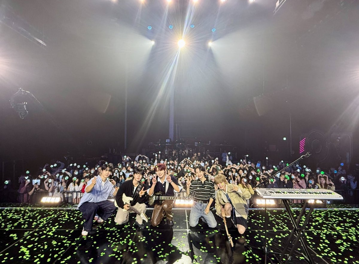official_ONEWE's tweet photo. [#ONEWE]

🍀 SHOW CHAMPION 🍀

오늘도, 내일도
위브의 하늘엔 언제나 행운이 머물길 바랍니다 ☁️
빛나는 오늘의 순간처럼
매일이 조금 더 따뜻하게 기억되길 바라요 ☺️

항상 함께해 주셔서 감사합니다 🌀💕

#원위 #MAZE_AD_ASTRA
#미로 #MAZE https://t.co/Xp4PiYx36j